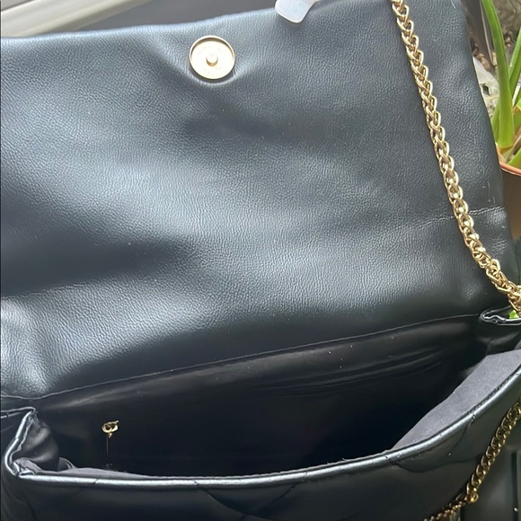 Black Quilted Chain Shoulder Bag - Picture 4 of 4